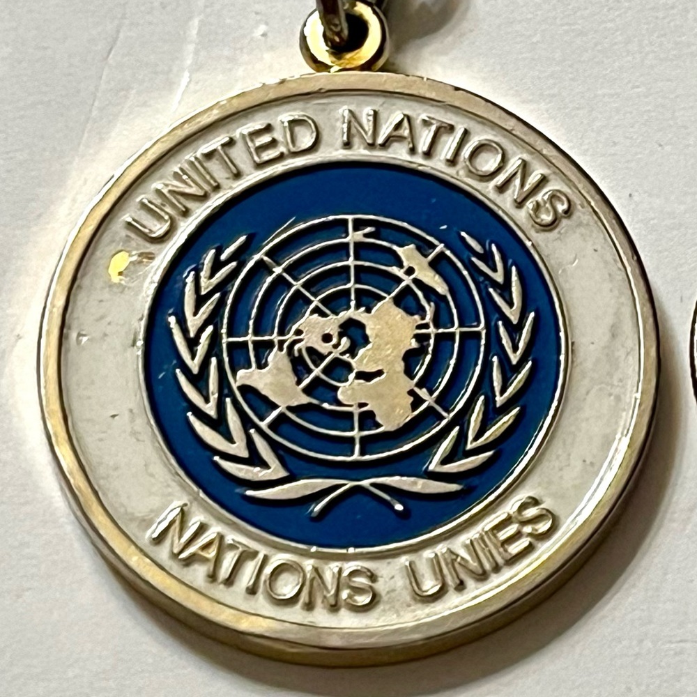 VINTAGE United Nations Keychain, 1.25”, 4” length - Picture 3 of 4